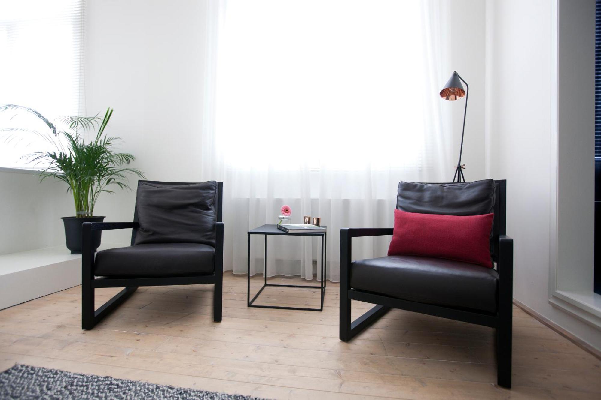 Maison Nationale City Flats & Suites Amberes Habitación foto Interior of a room at the hotel