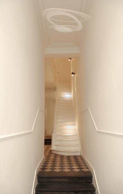 Maison Nationale City Flats & Suites Amberes Exterior foto Stairway to the basement
